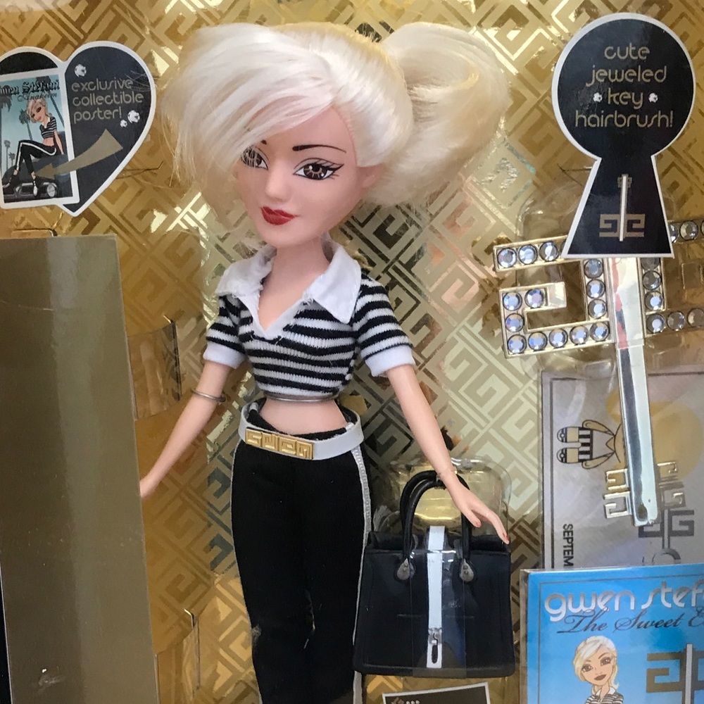 Gwen Stefani - The Sweet Escape - Collectors- Doll - Picture 2 of 3